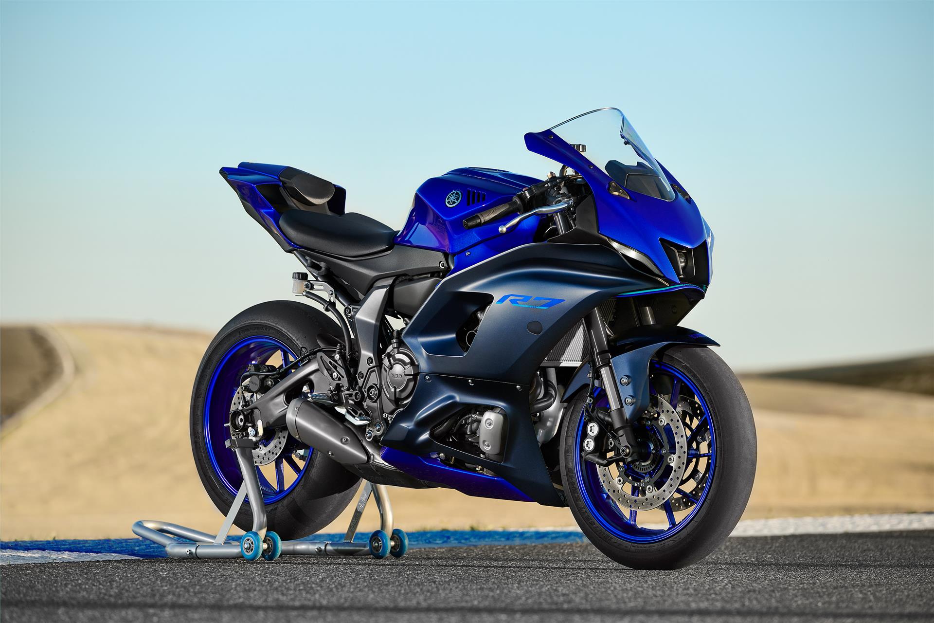 Yamaha Releases The All New 2022 YZF R7 WebBikeWorld