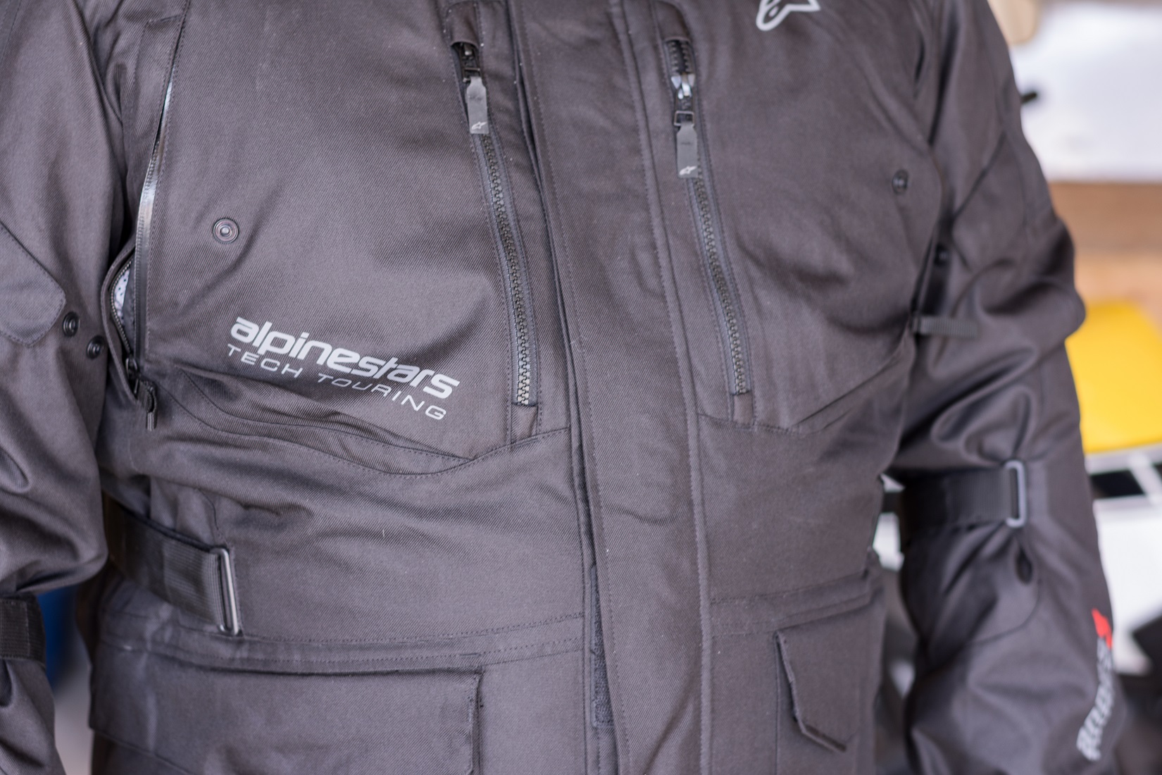Front view of the Alpinestars Andes 3 with zippers