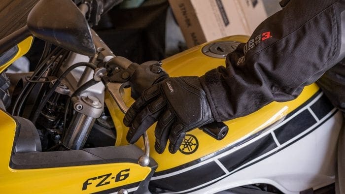 Icon SuperDuty II gloves clutching grip position