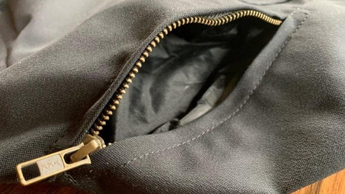 Water resistant front hand warmer pocket of Raven Rova Raven Pants Water resistant front hand warmer pocket of Raven Rova Raven Pants