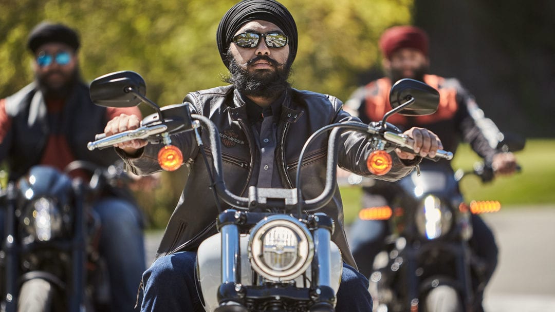 A Canadian Sikh trying out the Tough Turban