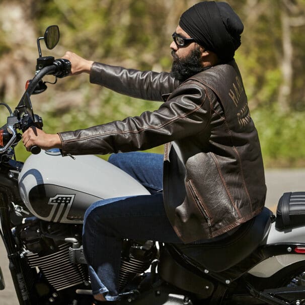 A Canadian Sikh trying out the Tough Turban