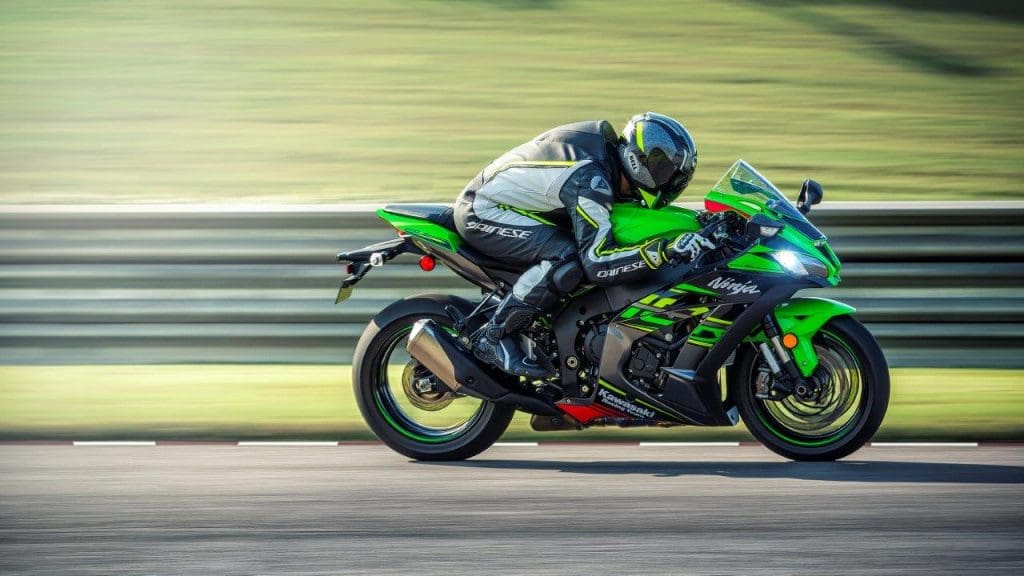  Kawasaki Ninja ZX-10R on track