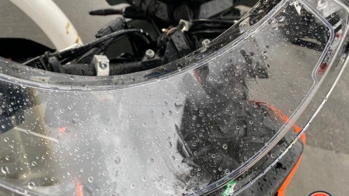 The visor on the Shark Spartan GT Replikan tends to fog up in rainy riding conditions. The visor on the Shark Spartan GT Replikan tends to fog up in rainy riding conditions.
