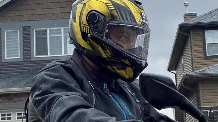 Riding in the rain while wearing the Shark Spartan GT Replikan.