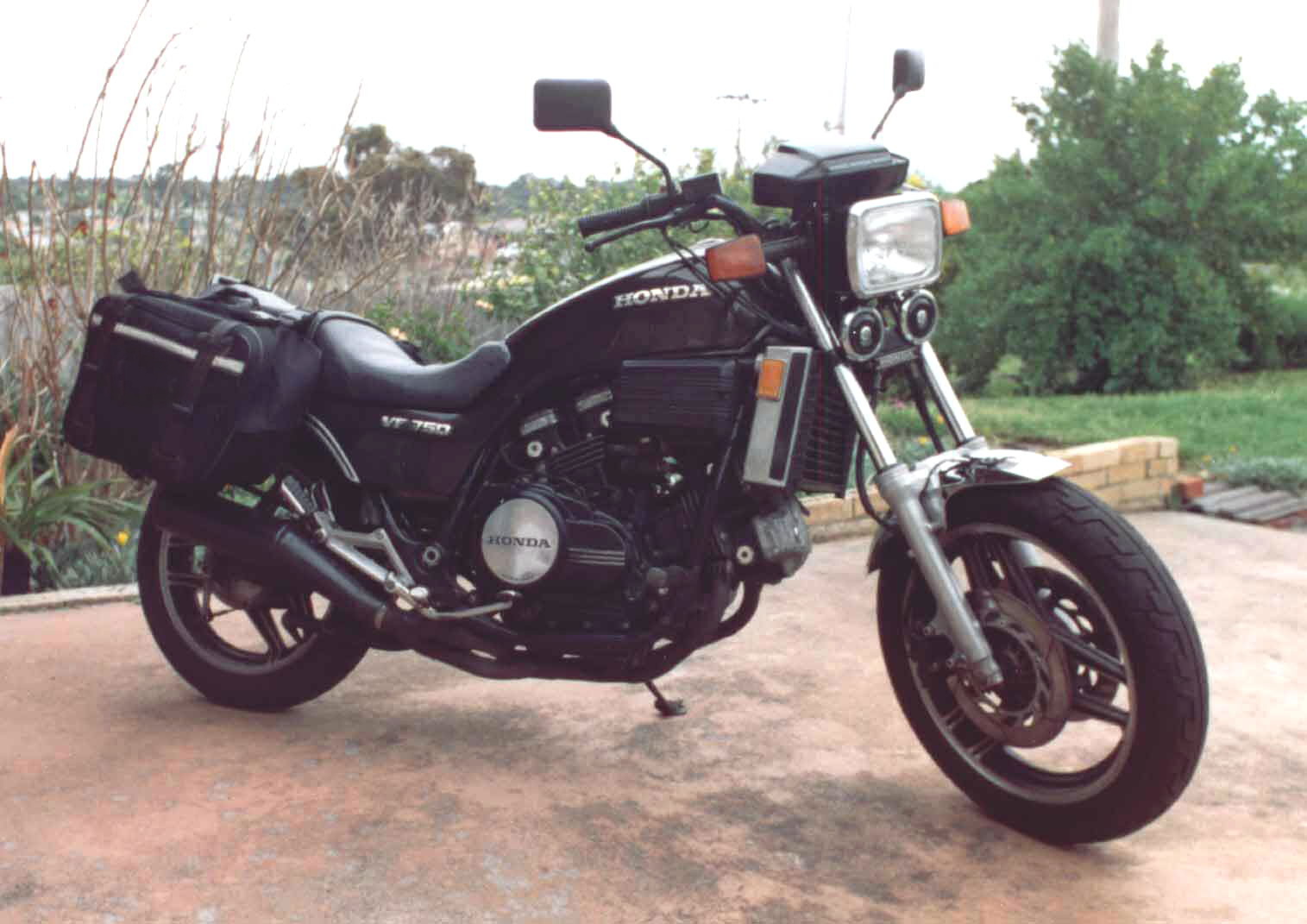 Honda V45 Sabre, Sabre 750 (VF750S) Motorcycles webBikeWorld
