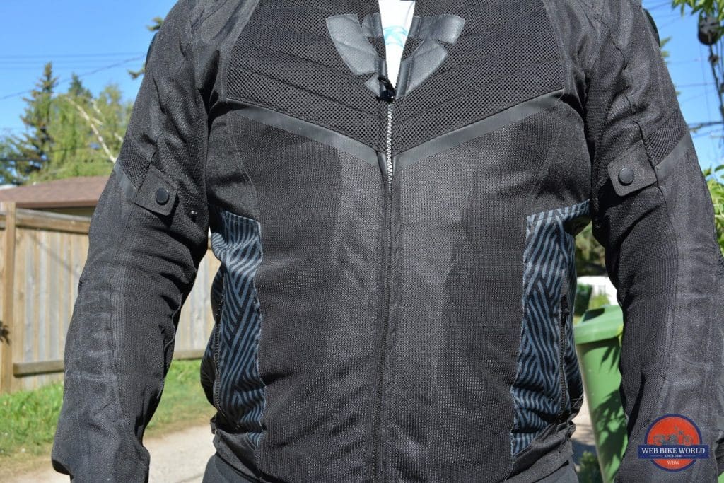 Frontal view of the Arc Air Mesh jacket, focusing on the 600D polyester and the 3D polyester mesh