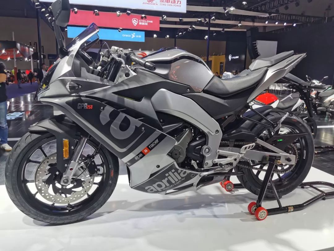 A side view of the new Aprilia GPR250R