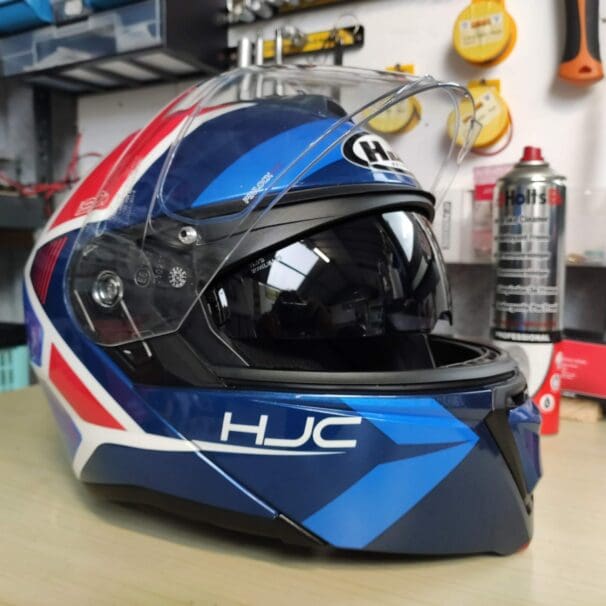 HJC i90 Helmet Review