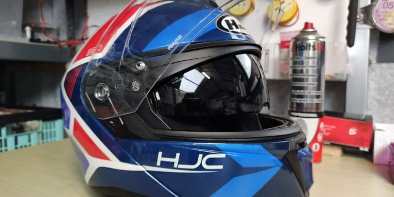 HJC i90 Helmet Review