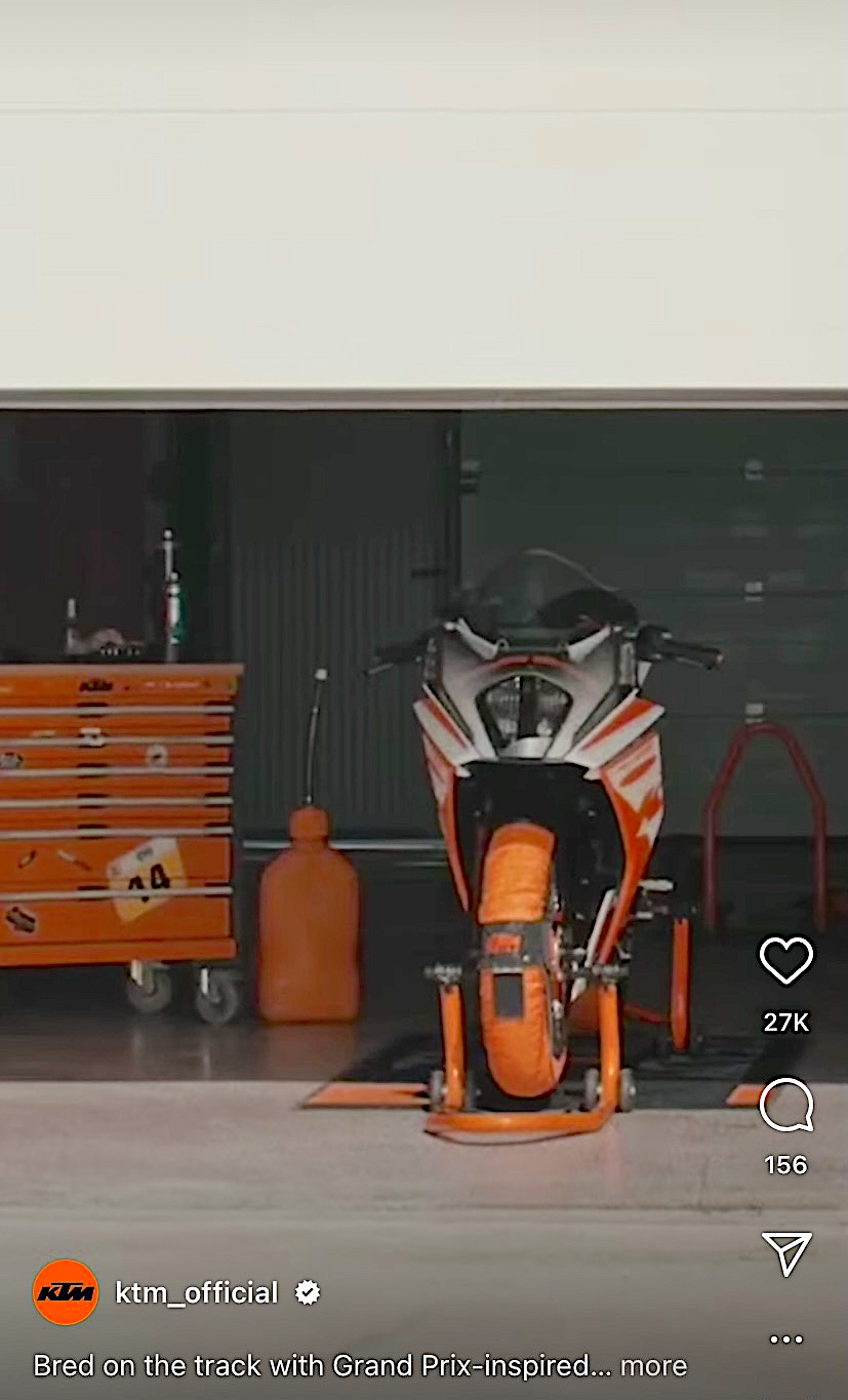 A sneak peek of the 2022 KTM RC390, from the advertisenal teaser trailer on Instagram