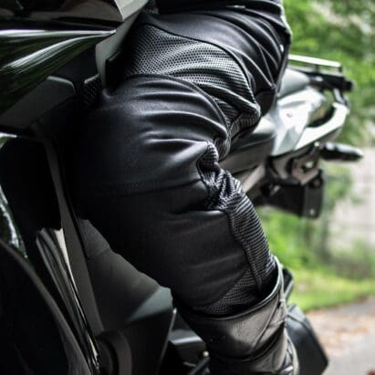 A View of the Knox Urbane Pro Trousers at the knee