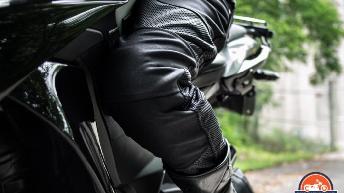 A View of the Knox Urbane Pro Trousers at the knee A View of the Knox Urbane Pro Trousers at the knee