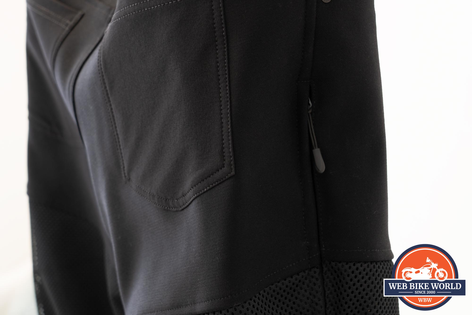 A view of the side entry of the thigh pocket on the Knox Urbane Pro Trousers