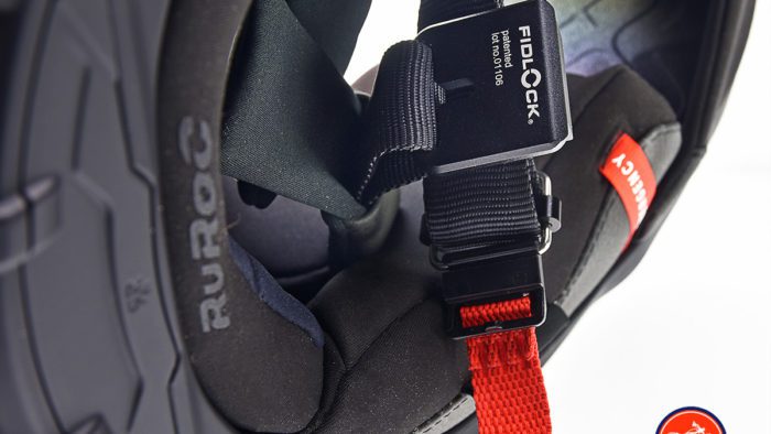 The FIDLOCK chinstrap closure on the Ruroc Atlas 3.0 helmet.