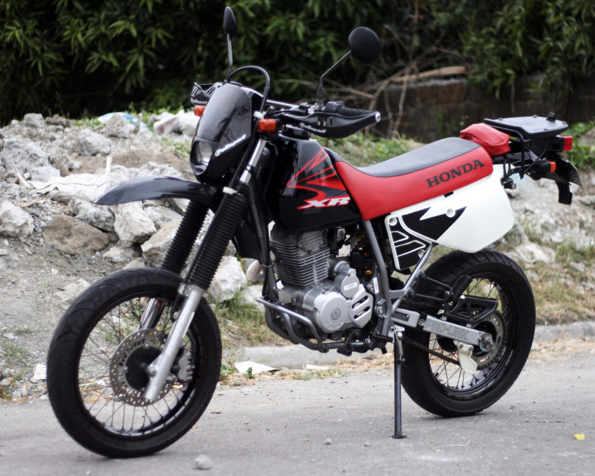 81 Honda XR200R Seat