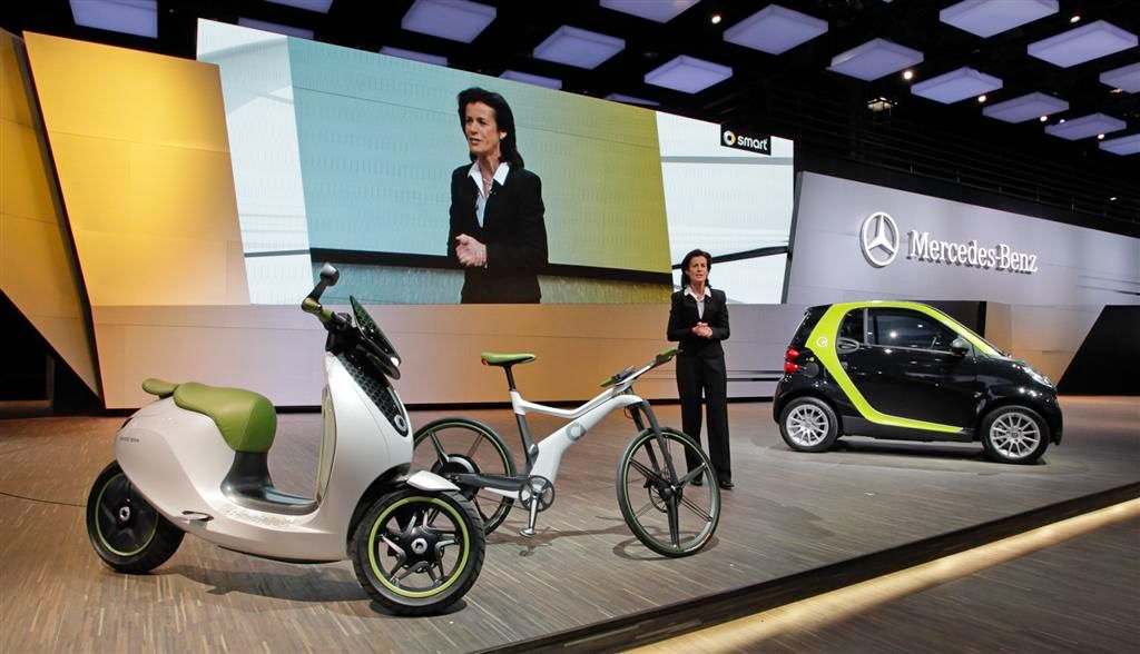 a view of the all-new Smart line of electric Moto machines from Mercedes-Benz