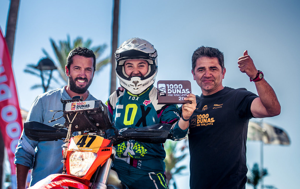 A view of a racer, the winner of the 2018 1000 Dunas raid, and Sports Director of 1000 Dunas, Miguel Puertas.
