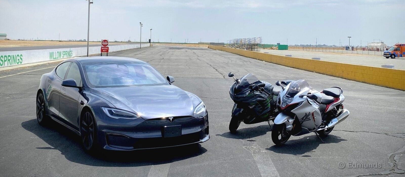 Drag Race: Tesla Model S Plaid Vs. Hayabusa and Kawasaki ZX-14R