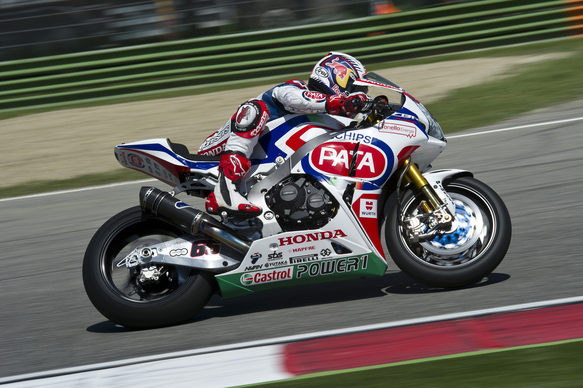 Jonathan Rea riding his Honda at the 2013 WorldSBK