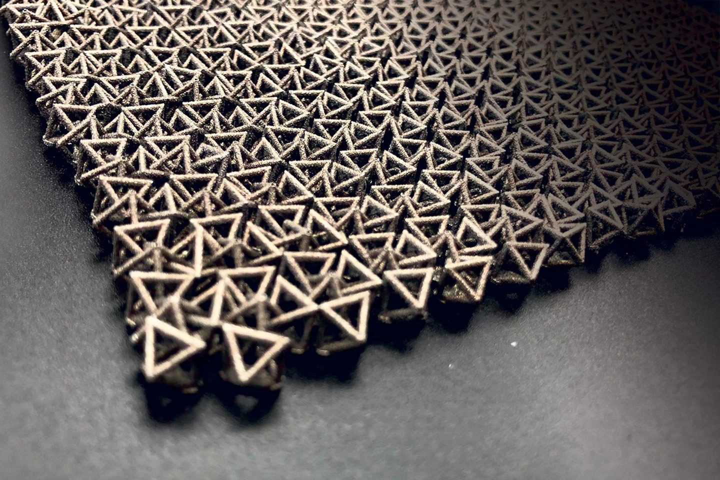 A view of the new variable-rigidity material from the labs of NTU and CalTech universities