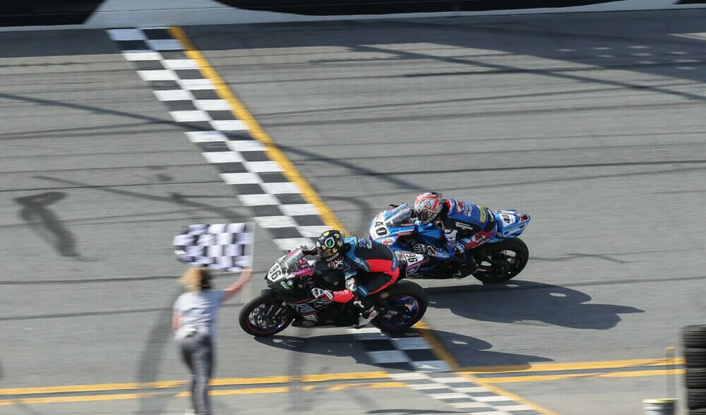 A view of racers vying for the title at the Daytona International Speedway