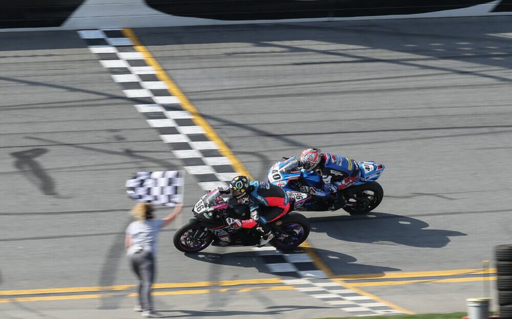 A view of racers vying for the title at the Daytona International Speedway