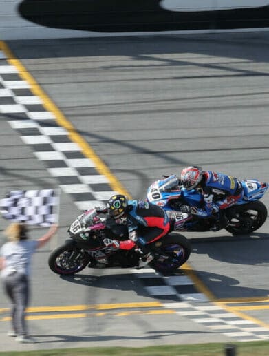 A view of racers vying for the title at the Daytona International Speedway