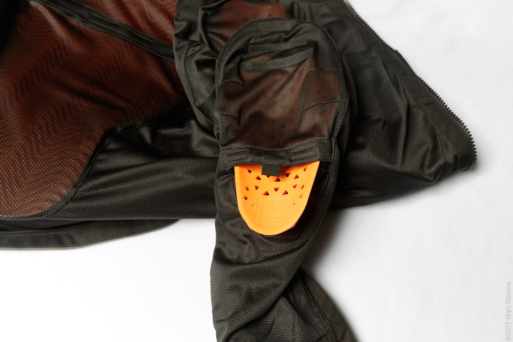 Elbow D30 inside Klim armor pocket