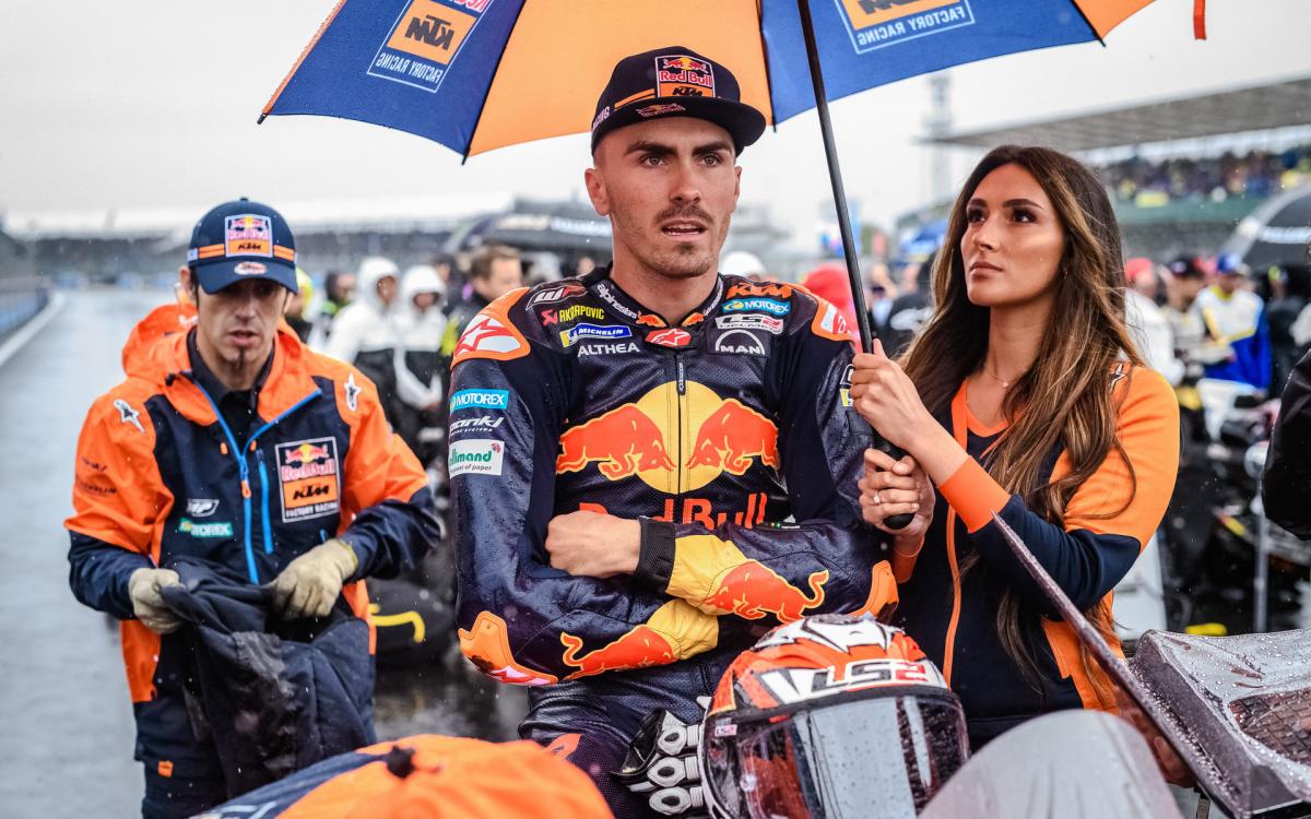 Loris Baz at the MotoGP, waiting for a start