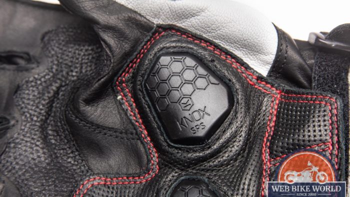 Knox Scaphoid Protection System in the palm rea of the Hi-Per gloves Knox Scaphoid Protection System in the palm rea of the Hi-Per gloves