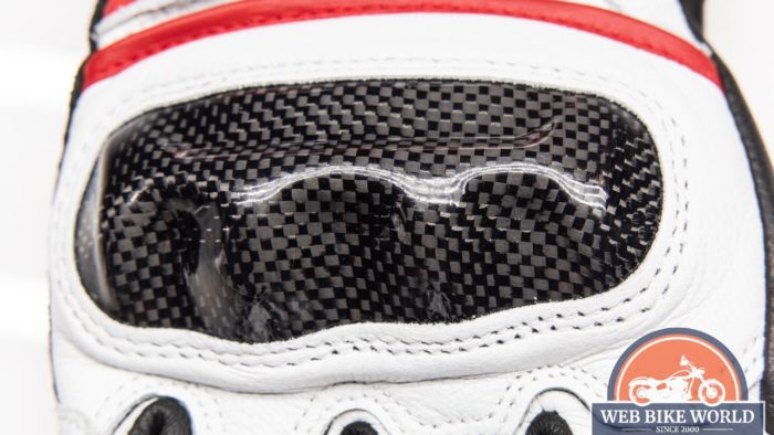Carbon fibre knuckle protection on Hi Per gloves Carbon fibre knuckle protection on Hi Per gloves