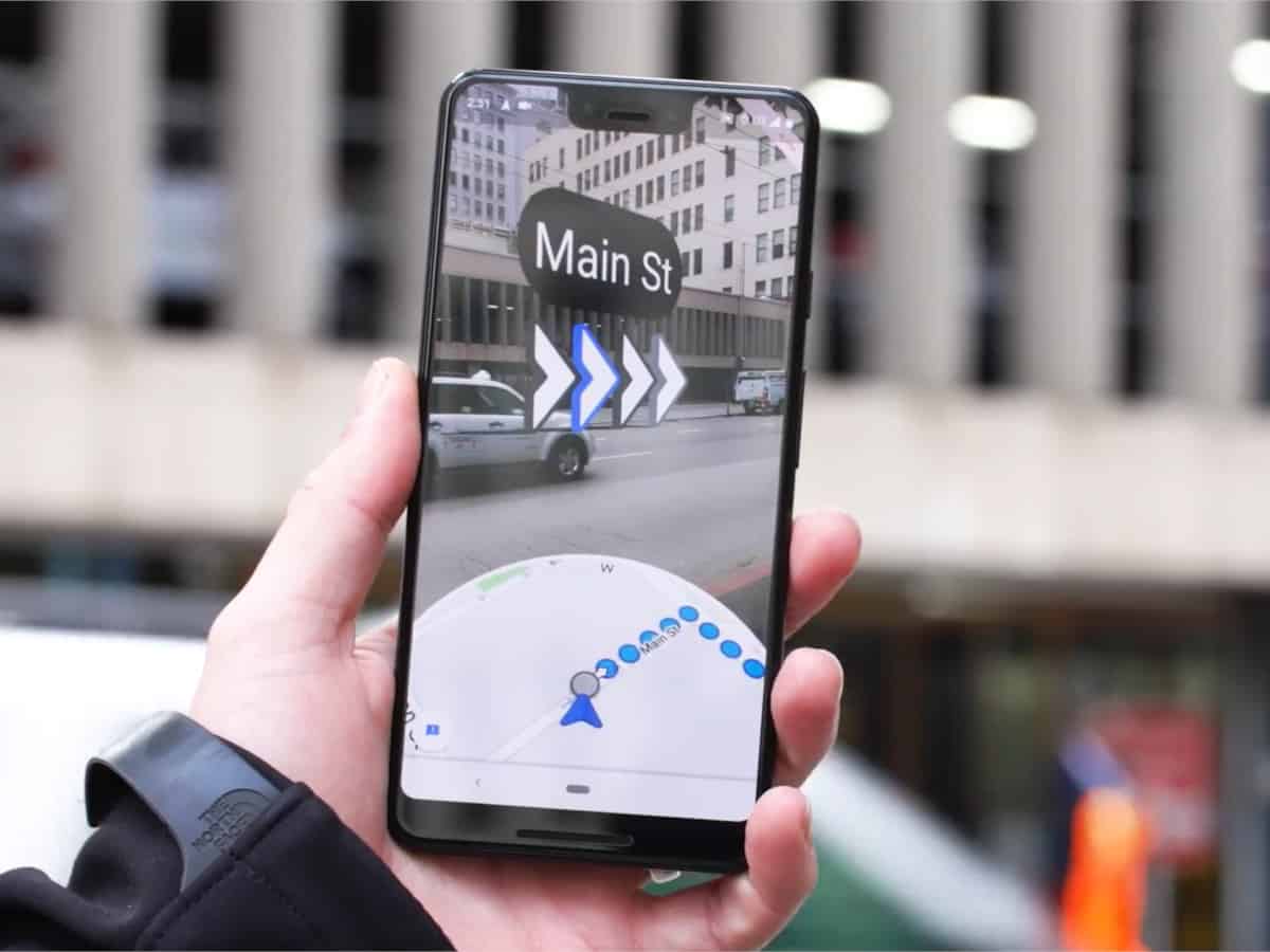 A view of a model looking for main st., using the gyroscopes present in their smart phone