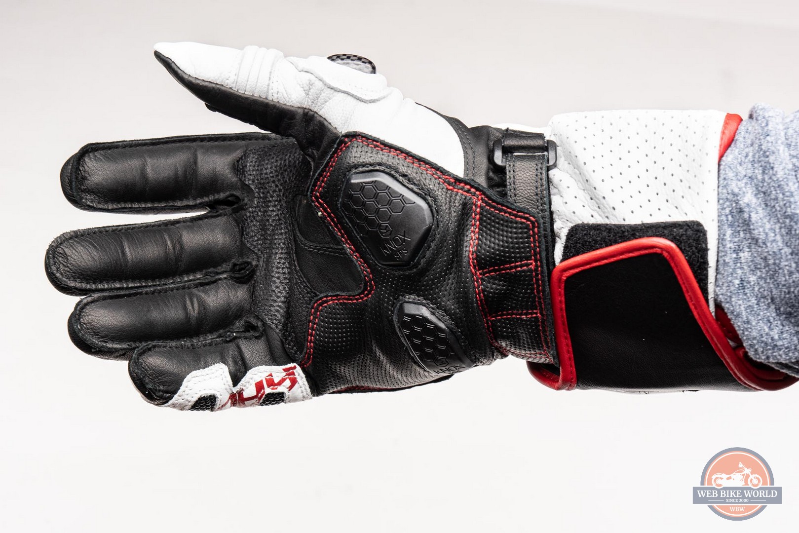 Underside view of the Hi-Per gloves