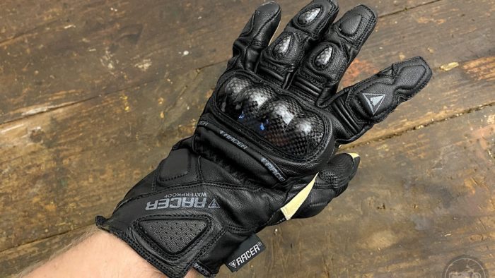 Top down view of the MultiShort gloves showing carbon fibre knuckle protection Top down view of the MultiShort gloves showing carbon fibre knuckle protection