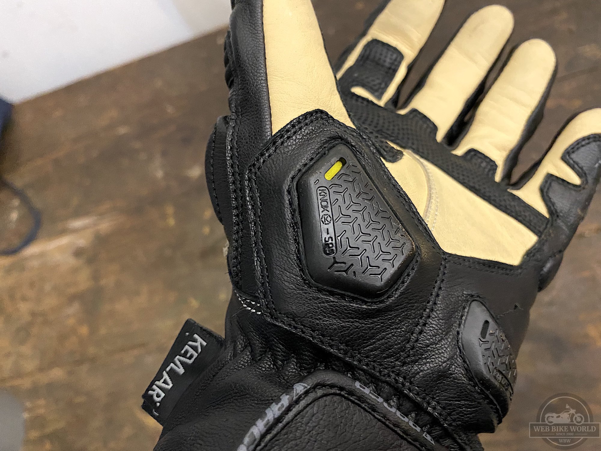 Closeup of the palm sliders on MultiTop Short gloves