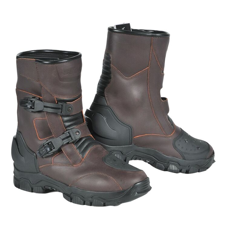 Sedici Viaggio Waterproof Boots on white background