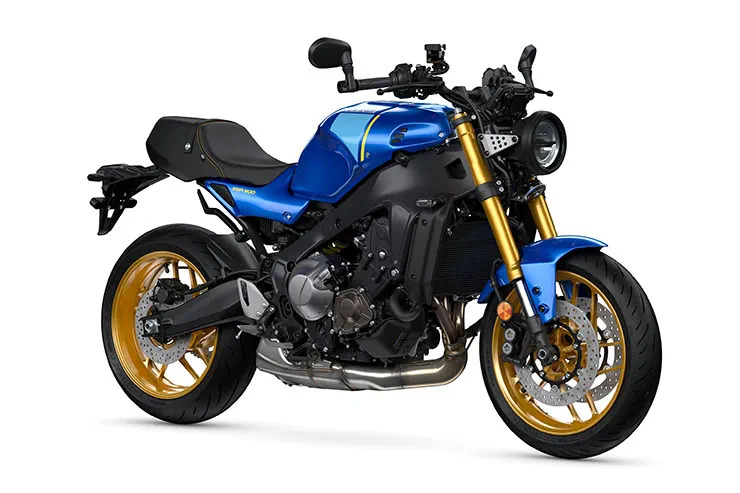 A right frontal view of the all-new 2022 Yamaha XSR900