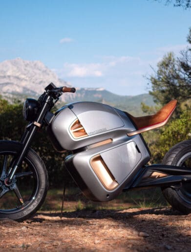A view of the world's first hybrid electric motorcycle, available from NAWA and debuting as an electric motorbike concept for 2021 EICMA: Press release media, side view