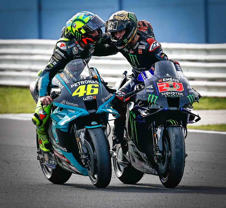 A view of Fabio Quatararo riding his bike at a MotoGP event