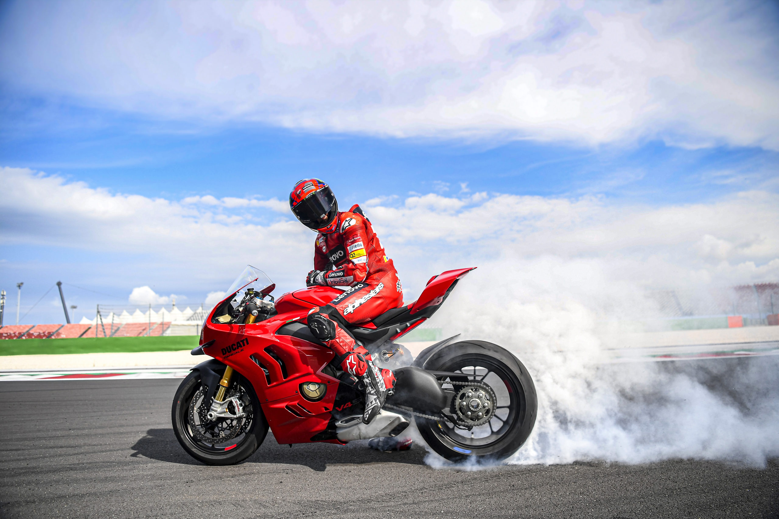 Ducati's new 2022 Panigale V4 and V4 S: bike on the track