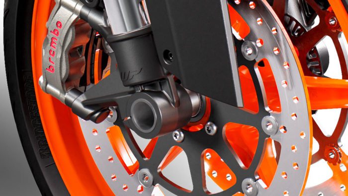 A view of the Brembo Brakes on the all-new 2022 KTM Super Duke R EVO A view of the Brembo Brakes on the all-new 2022 KTM Super Duke R EVO