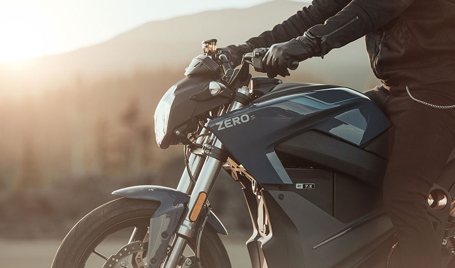 zero motorcycle being ridden for modelling purposes