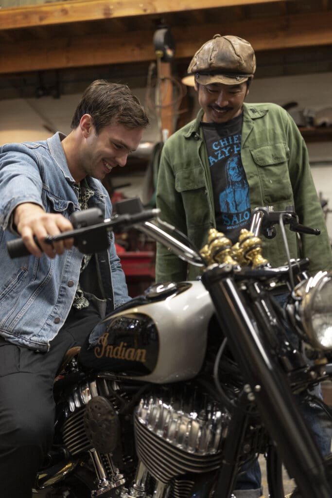 3_2021-IMC-HOULT-BIKE_Reveal6-
