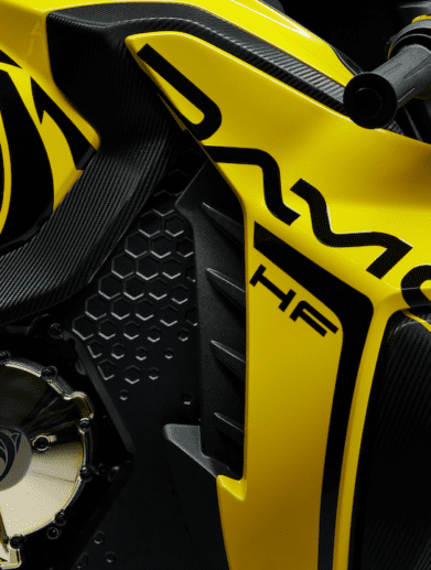 A view of the new Damon HyperFighter Colossus - complete with the black decals and bumblebee-yellow aesthetic