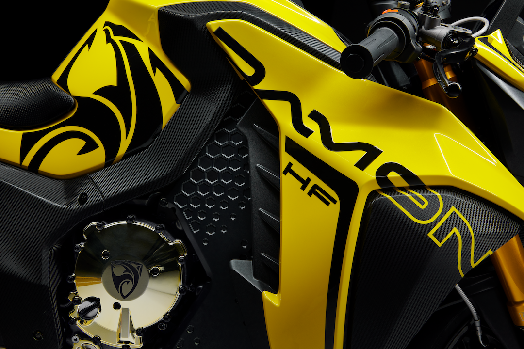 A view of the new Damon HyperFighter Colossus - complete with the black decals and bumblebee-yellow aesthetic