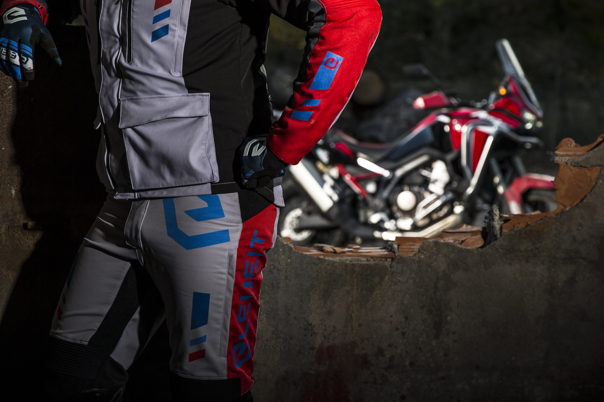 A view of the new MUD MAXI gear from ELEVEIT motorcycle gear brand - available as of Dec 2021