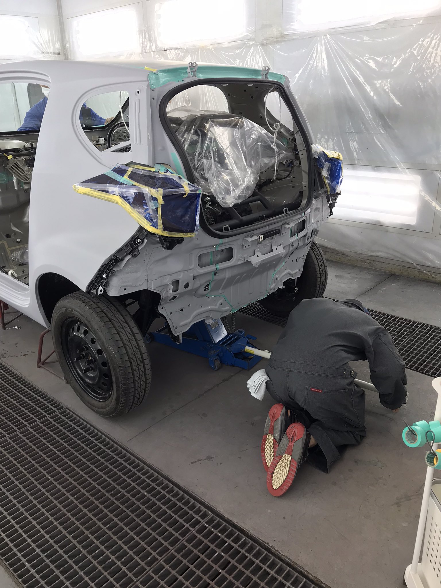 A view fo the Yyaris Jr, a custom mini car modded out with a Kawasaki Ninja ZX-14 engine, courtesy of SAIJIDAI Automotive Shop and Saitama Automotive College