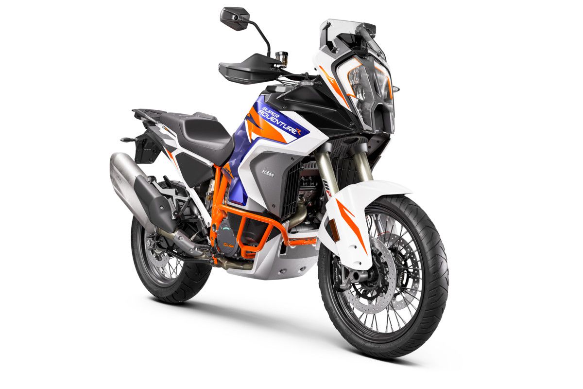 the side view of the KTM’s 1290 super adventure R