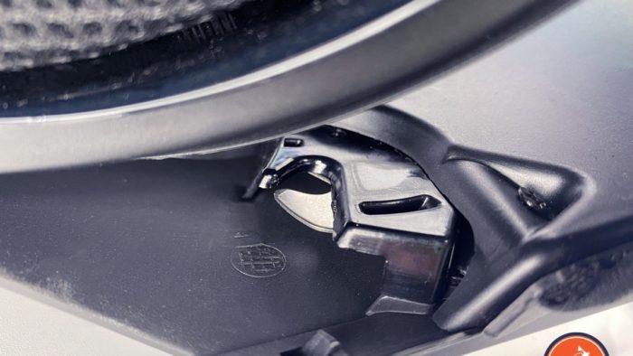 Chin bar latches on Quin Quest Smart Helmet